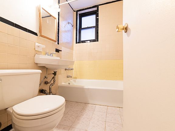 5th image of 480 Clinton Ave #2D