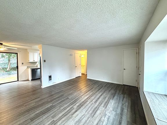 3rd image of 14311 NE 15th Cir #14311