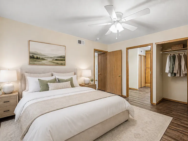 Mariner Pointe — Photo 12