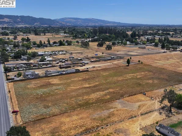 1178 Ludwig Ave, Santa Rosa, CA 95407