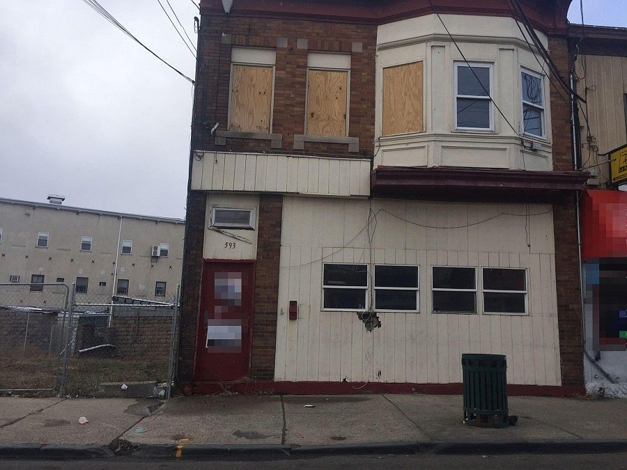 2nd image of 593 River St
