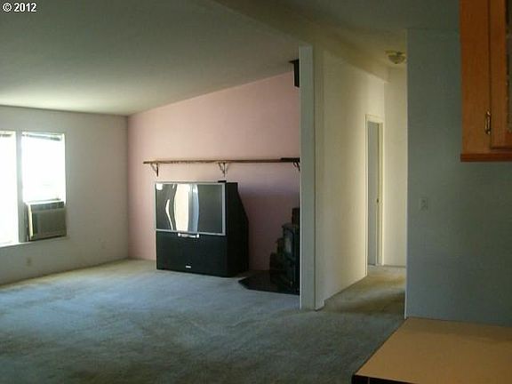 3rd image of 11316 NE 28th St Unit 31