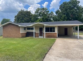 204 Willow St, Petal, MS 39465