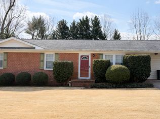 11 Clearview Cir, Travelers Rest, SC 29690