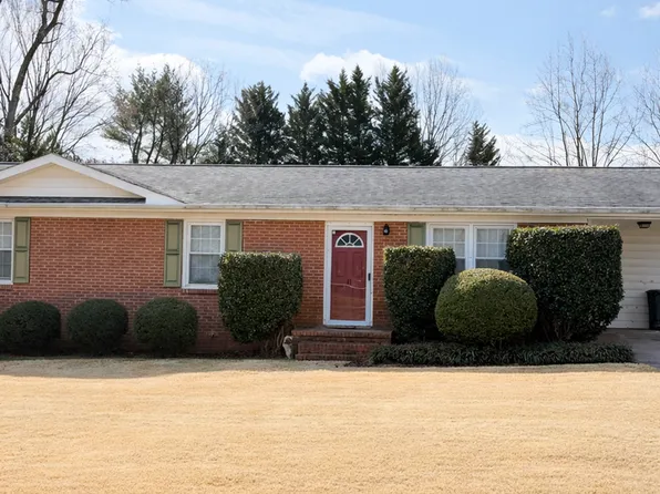 11 Clearview Cir, Travelers Rest, SC 29690