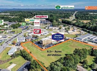 8 1st St, La France, SC 29656