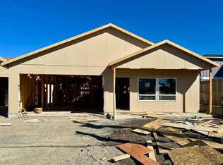 313 E Rapp Rd, Talent, OR 97540