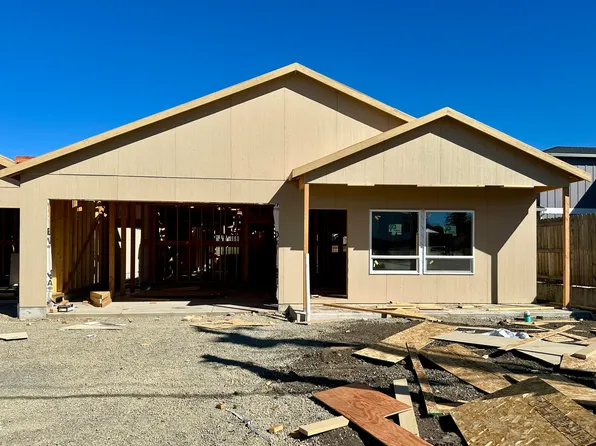 313 E Rapp Rd, Talent, OR 97540