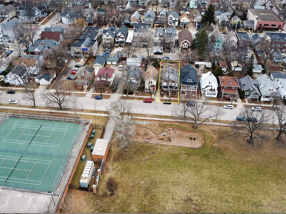 1st image of 828 E Dayton St