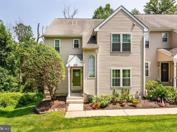 400 Derry Dr #400, Aston, PA 19014