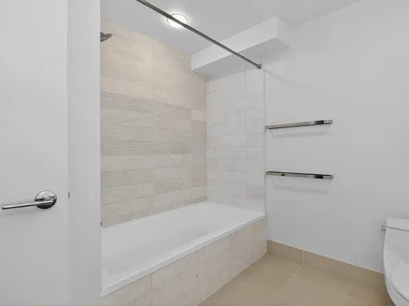 77 Hudson Street image 16 of 28