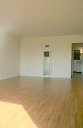 3rd image of 1048 Everett Pl APT 7