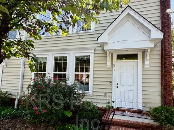 1023 Carrington Pl, Charlottesville, VA 22901