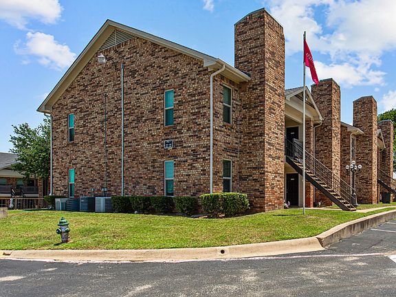 2nd image of 1500 Crawford Ave #323