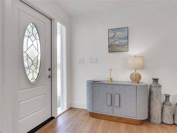 4th image of 729 Sand Dollar DR
