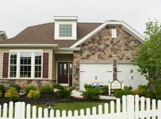 2611 Pioneer Dr, Bethlehem, PA 18017