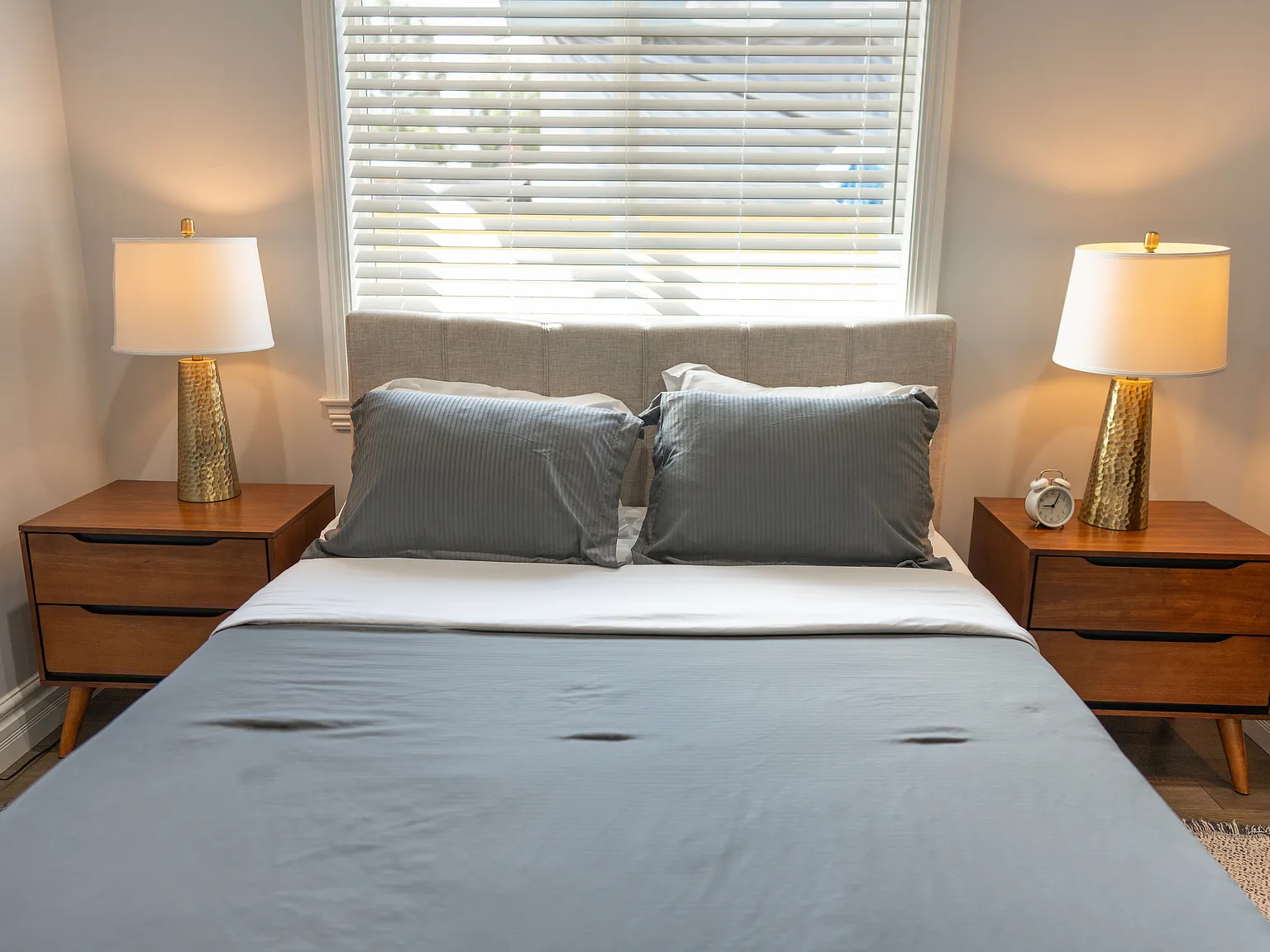 4 bed, 2100 sqft, $10,000 — Photo 3