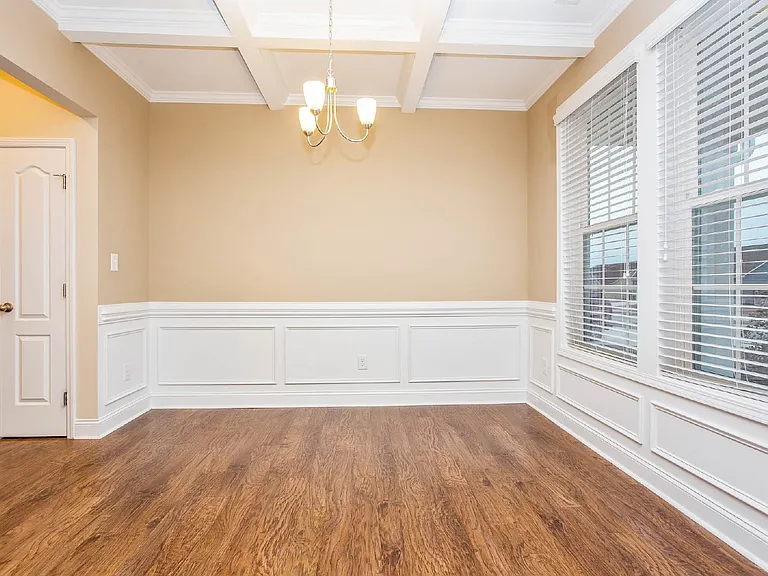 674 Stonebriar Ave — Photo 2