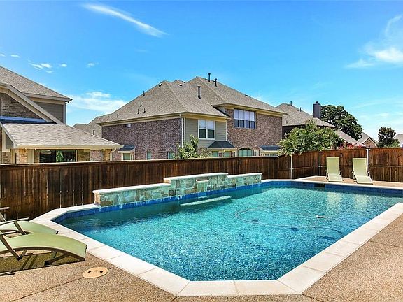 3rd image of 1500 Saddletree Ln