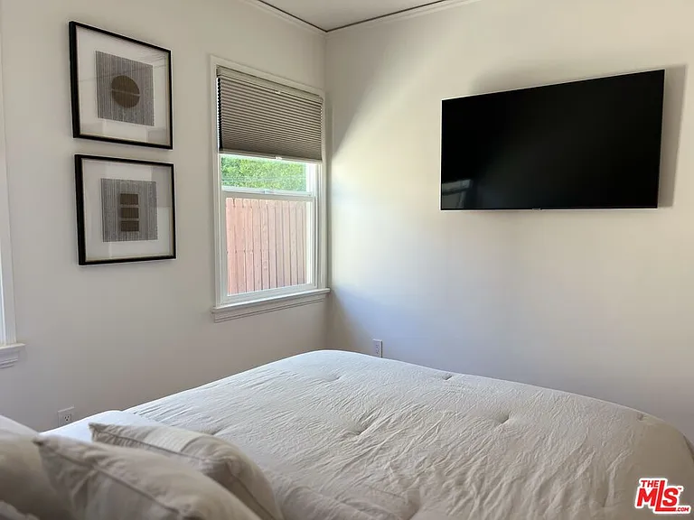 546 Hahn Ave — Photo 18