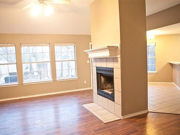4th image of 404 Hill St