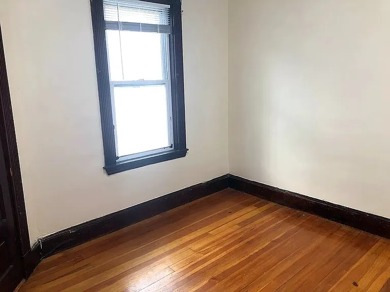 28 Litchfield St #4 — Photo 4