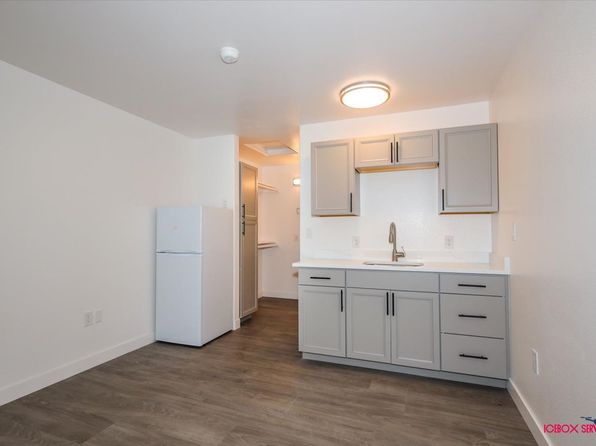 951 S Hobson's Choice Ln Room 6