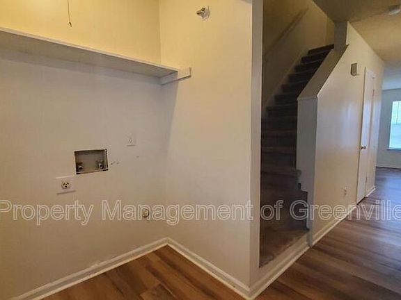 4th image of 128 Montague Dr