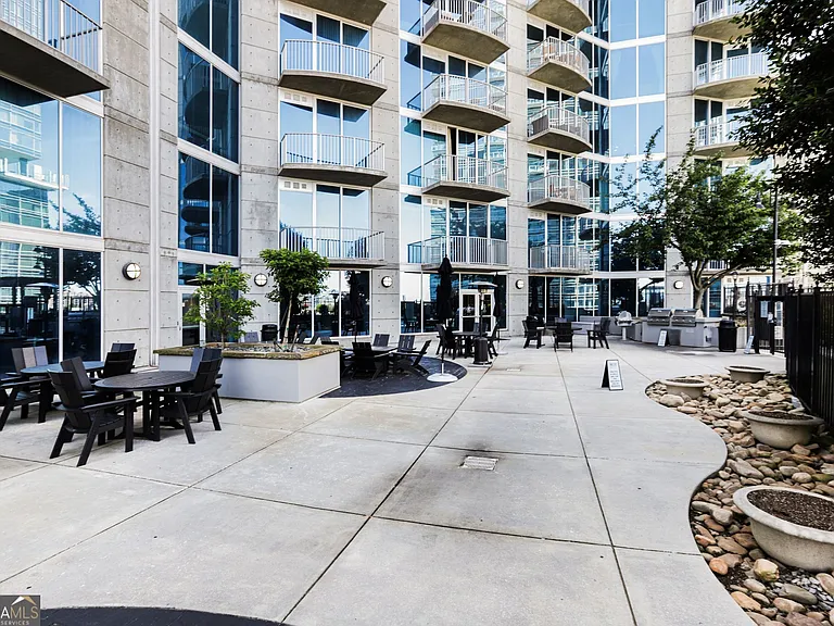 400 W Peachtree St NW #1610 — Photo 16