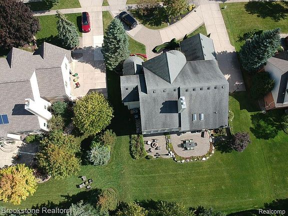 4th image of 6663 Tree Knoll Dr