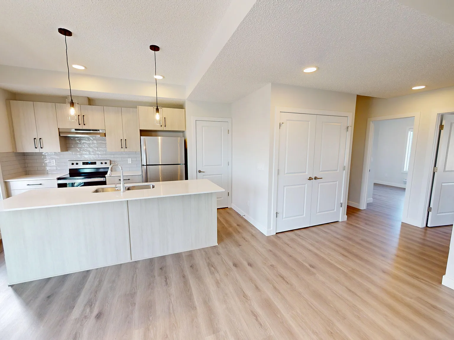 3640 139 Avenue Northwest Edmonton — Photo 2