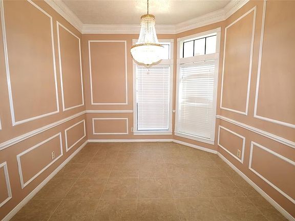 4th image of 1927 Summerfield Pl