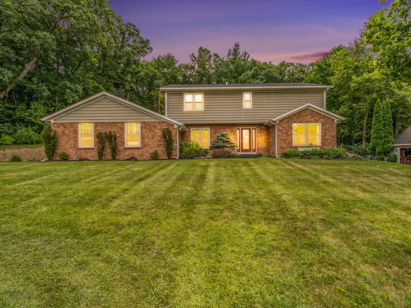 2568 Riveredge Dr SE, Grand Rapids, MI 49546