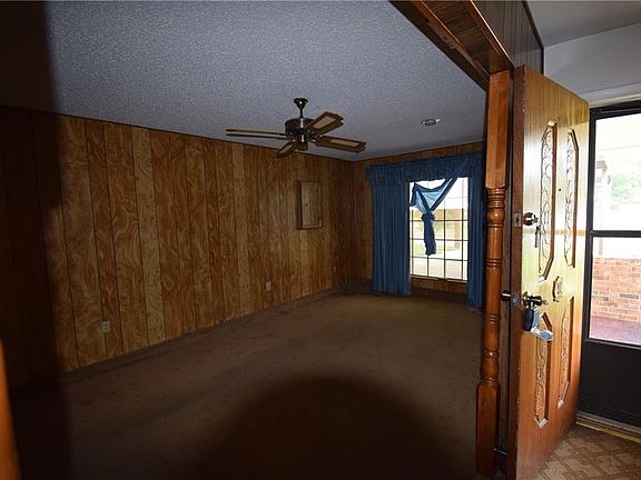 4th image of 1608 Edgemont Dr