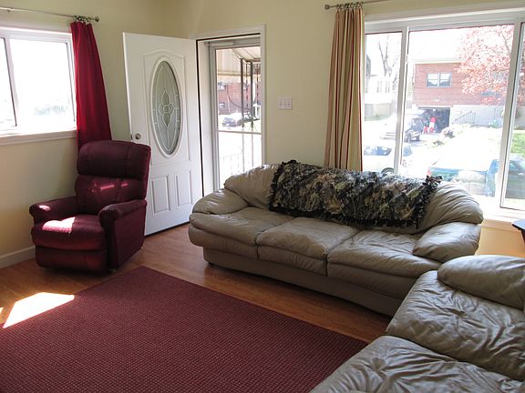 2nd image of 329 Meadowlark Ln