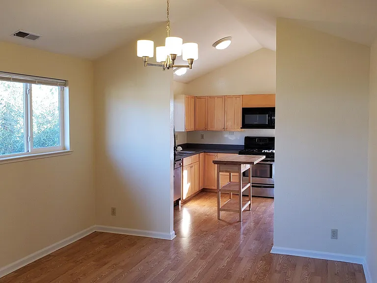 1612 Francisco St — Photo 3