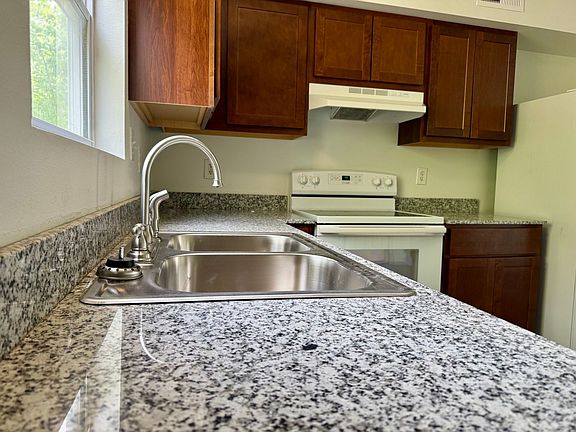 5th image of 104 Viren Ln APT 6
