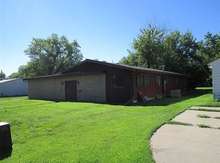 643 W Mary St, Beatrice, NE 68310
