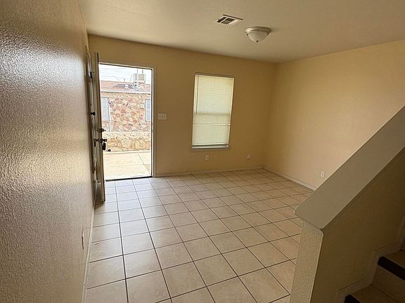 5th image of 3932 Truman Ave #C