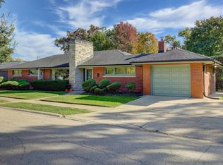 1401 Park Ridge Blvd, Park Ridge, IL 60068