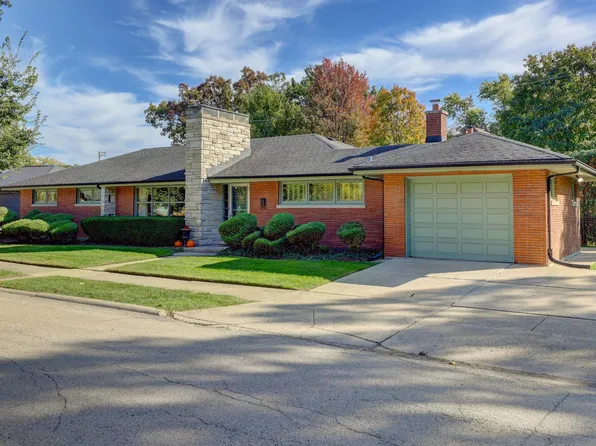 1401 Park Ridge Blvd, Park Ridge, IL 60068