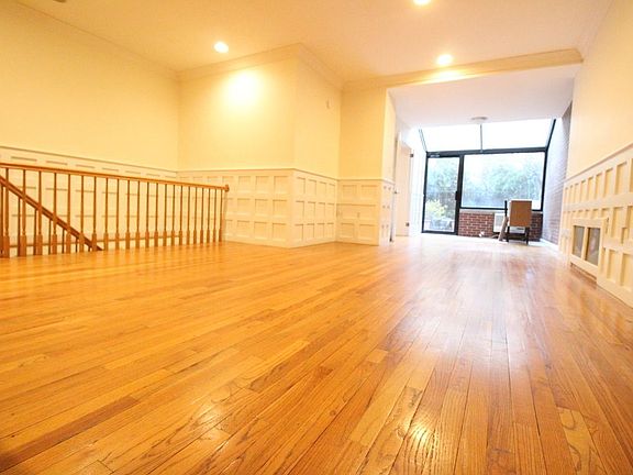 2nd image of 125 W 70th St APT B