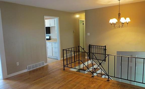 3rd image of 4907 W Hill Dr