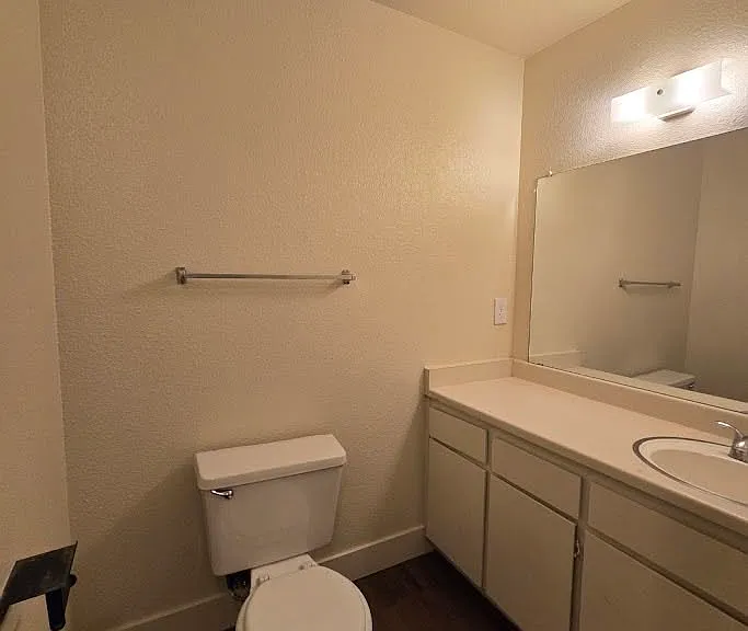 310 N 9th St #201 — Photo 15