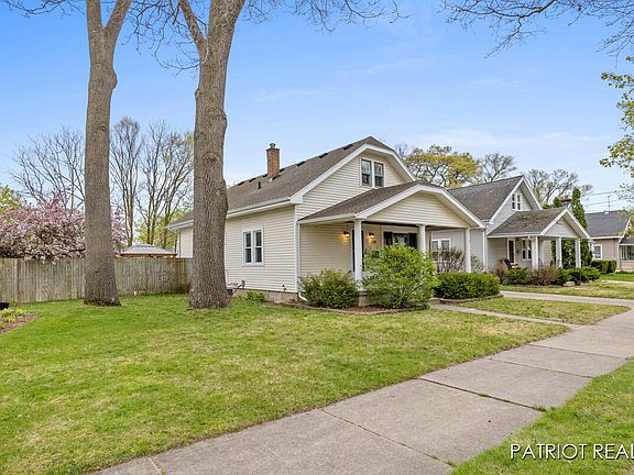 3rd image of 1538 Garfield Ave NW