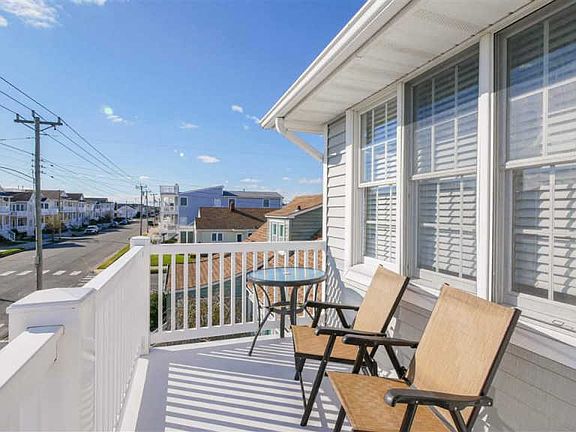 4th image of 2858 Asbury Ave #2858