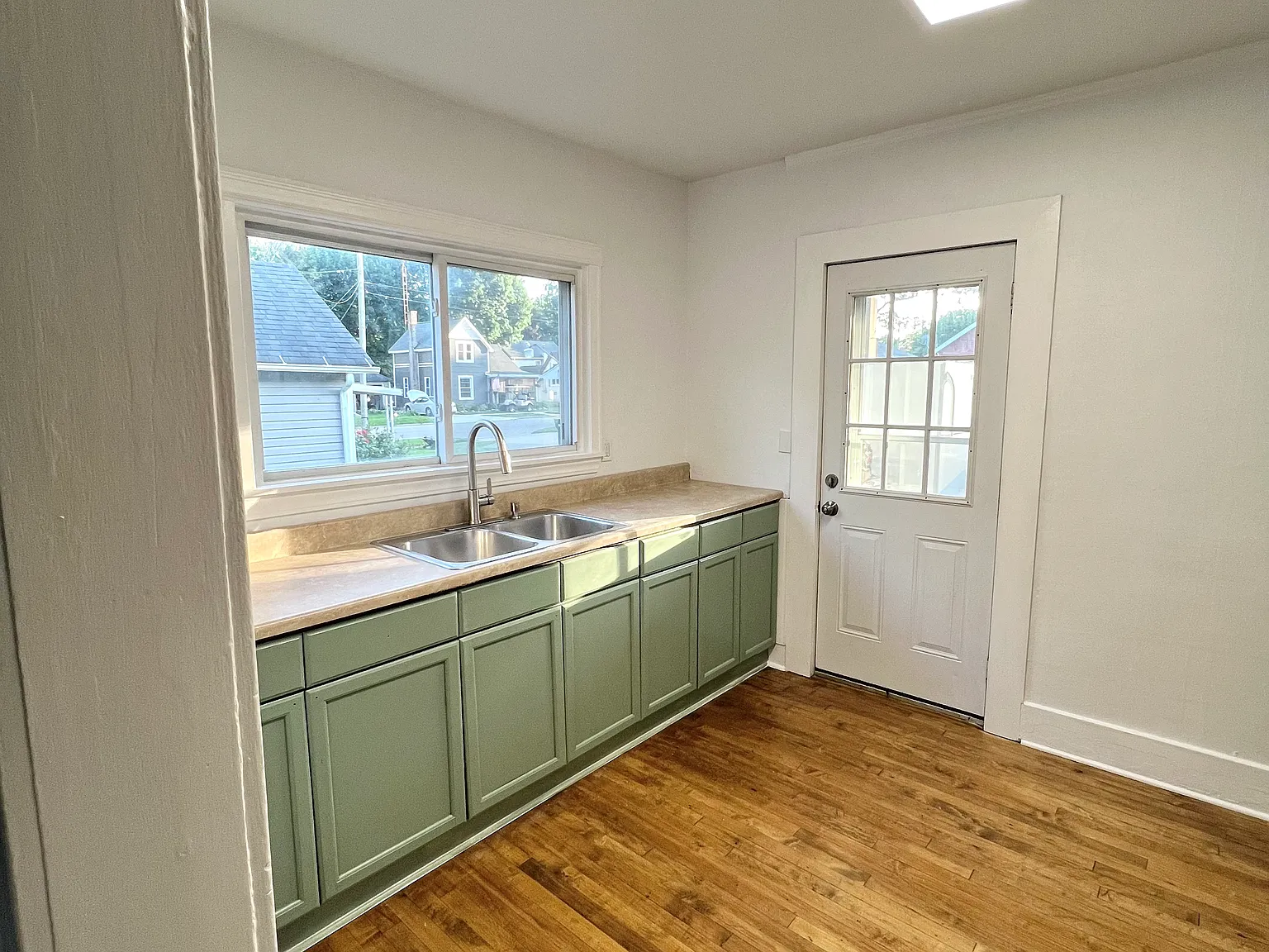 403 N Marquette St — Photo 2