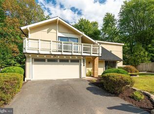 5933 Veranda Dr, Springfield, VA 22152