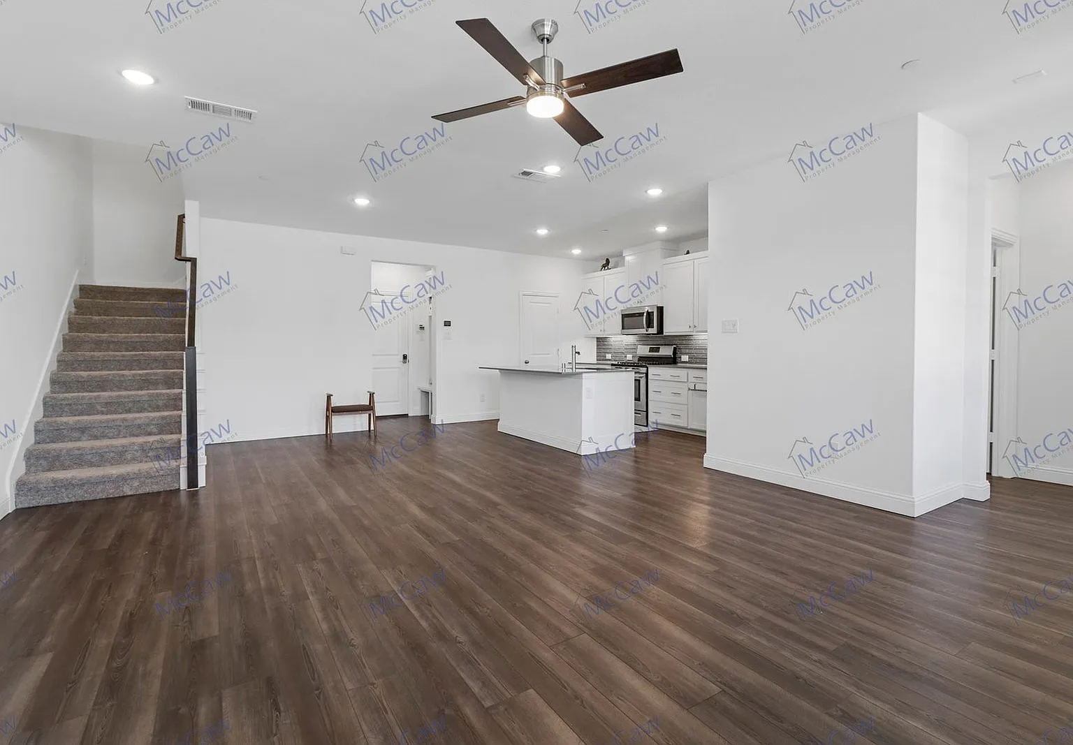 3 bed, 2.5 bath, 1961 sqft, $3,100 — Photo 3