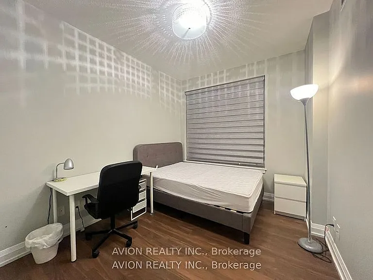 7167 Yonge St #412 — Photo 11